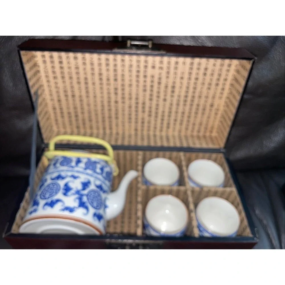 Vintage Blue‎ White Porcelain Tea Set With Case Oriental Bat Design 5 Piece